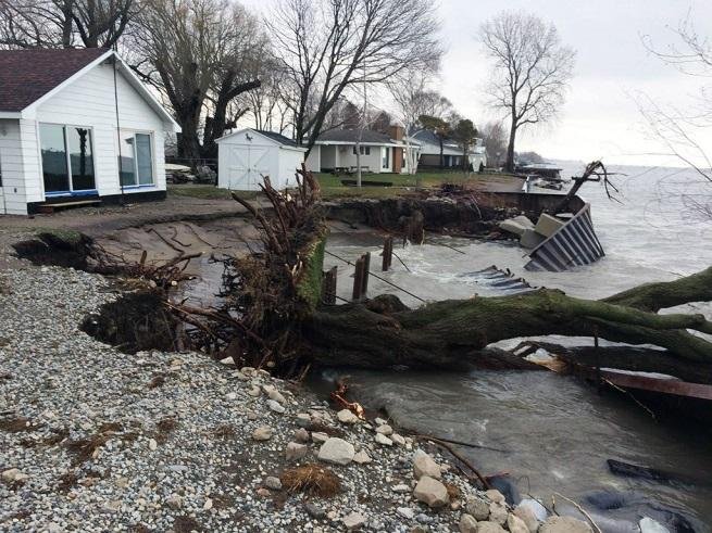 Image of shoreline lake flooding