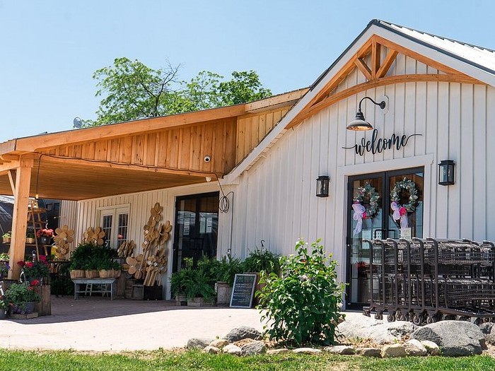 Exterior shot of the Pingles Farm market