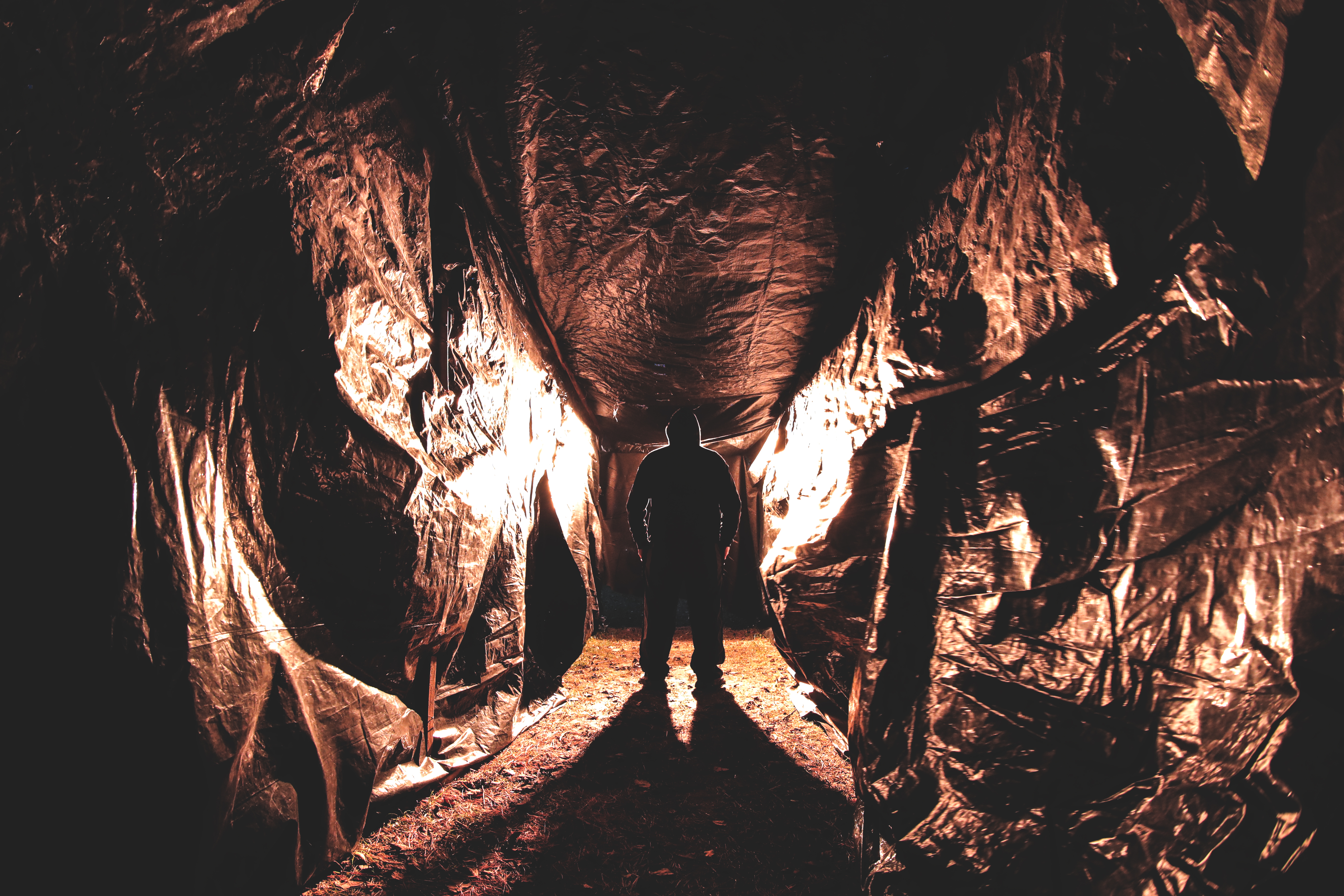 Halloween haunt actor in maze at Cannington Haunted Attraction in Brock, Ontario