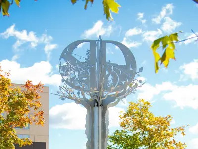 Picture1_sculpture-hq_Cropped.jpg