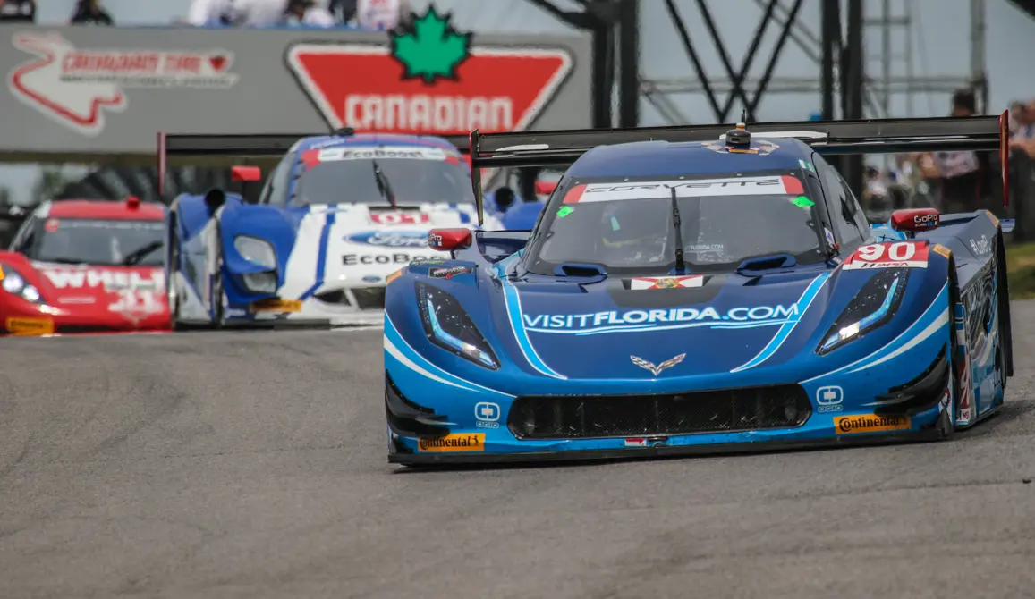 Several cars at the Canadian Tire Motorsport Park